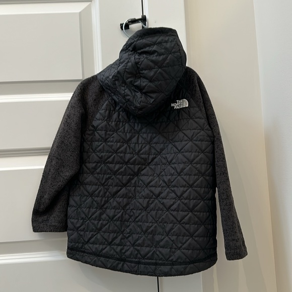 The North Face Water Repellent Quilted Sweater Fleece Jacket 4t - Picture 4 of 7